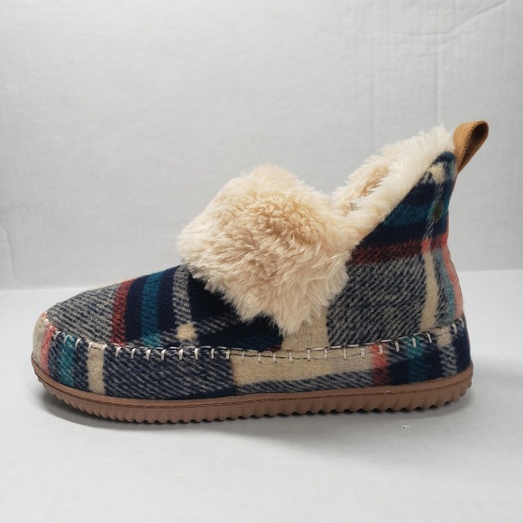 Plaid Fleece-Lined Women's Shoes - Picture 13 of 16